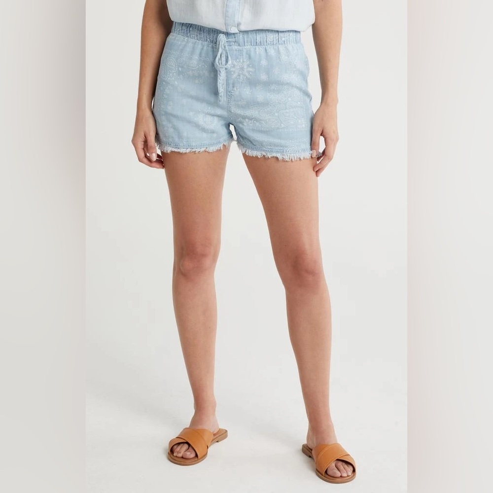 T Tahari NWT Frayed Hem Chambray Bandana Drawstring Shorts